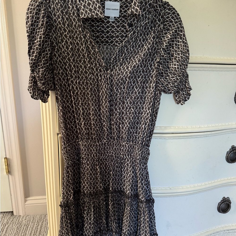 Skylar + Madison Brown and White Ruffled Puff Sleeve Mini Dress - Picture 8 of 9